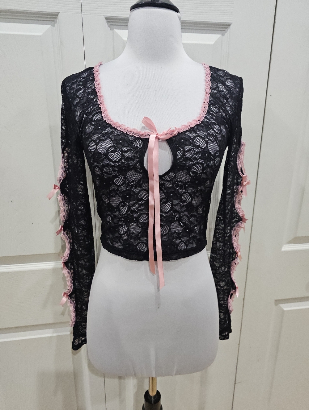 Dolls Kill Current Mood Know U Want Me Black Pink Bow Lace Crop Cut Out Top S